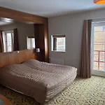 מלון Montra Parkhotel