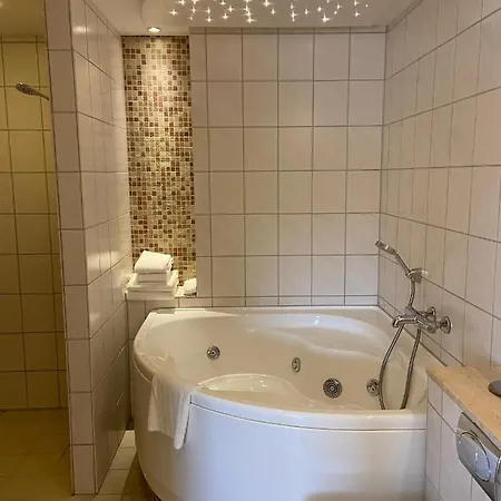 Hotell Montra Parkhotel