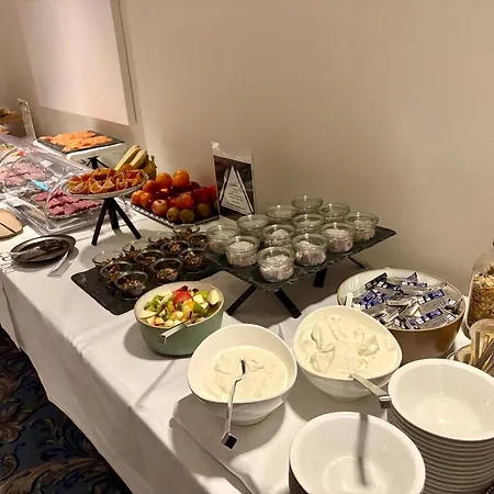 Montra Parkhotel 4* אודר