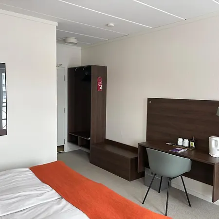 Montra Parkhotel ホテル 4*