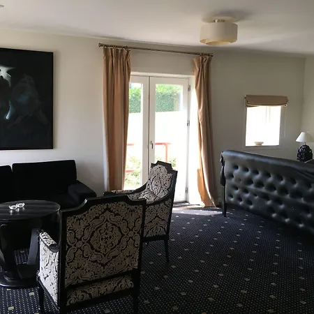 Montra Parkhotel ホテル 4*