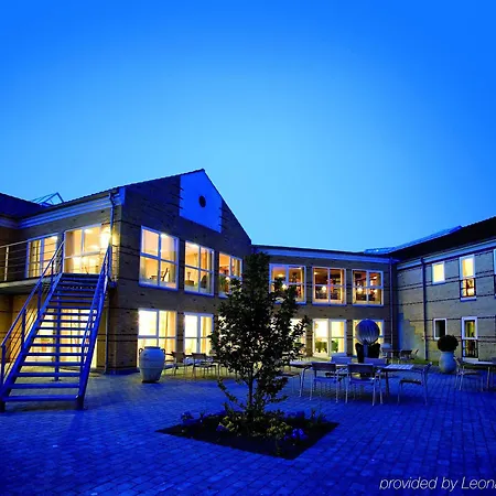 Montra Parkhotel Hotel 4*
