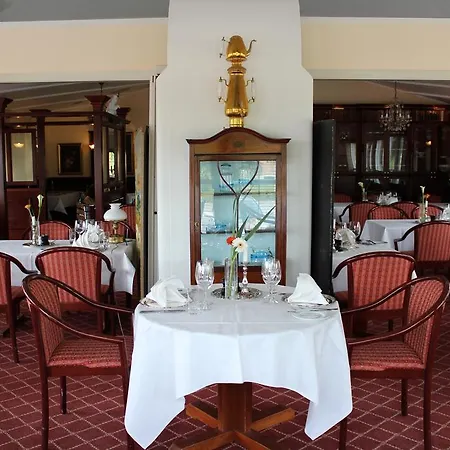 Montra Parkhotel Otel