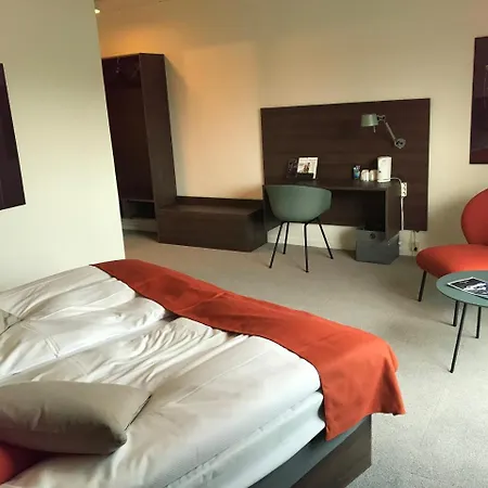 Montra Parkhotel ホテル 4*