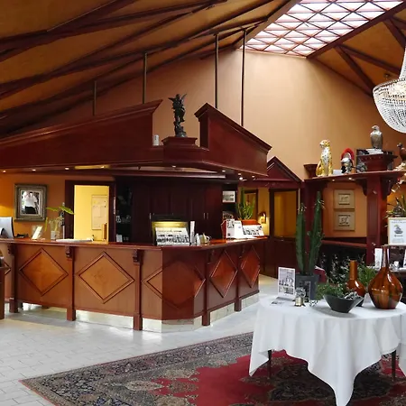 Montra Parkhotel Hotel