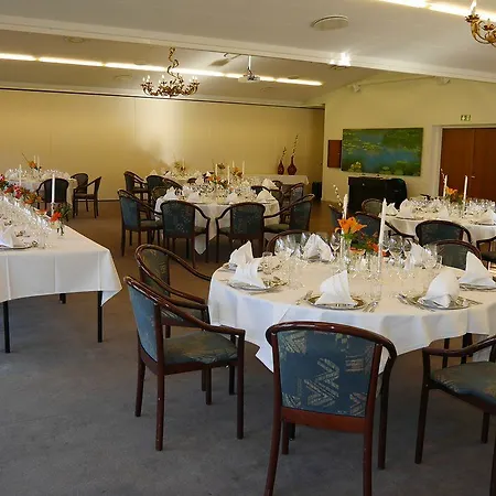 Montra Parkhotel Отель Одде