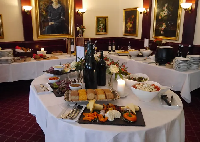 Hotel Montra Parkhotel