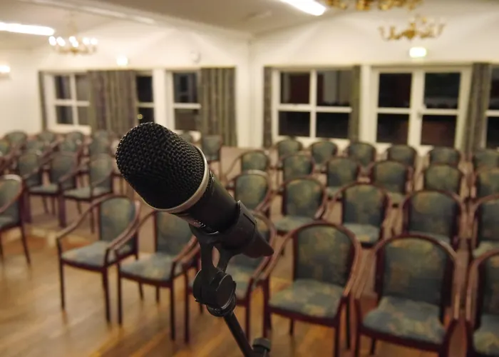 מלון Montra Parkhotel