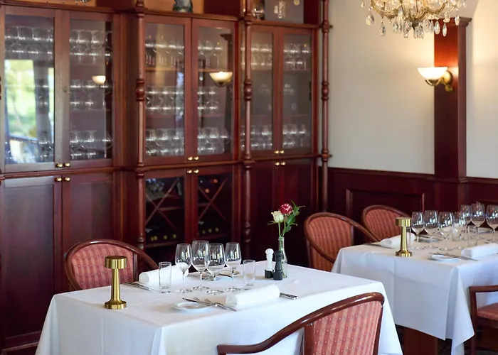 Montra Parkhotel Hotel