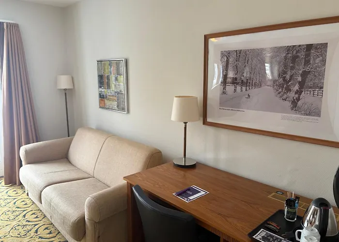 Montra Parkhotel Hotel