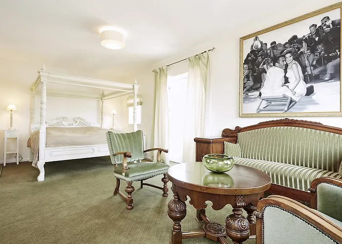 Montra Parkhotel Hotel 4*